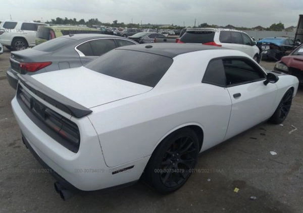 Dodge Challenger cena 175000 przebieg: 110000, rok produkcji 2019 z Katowice małe 137